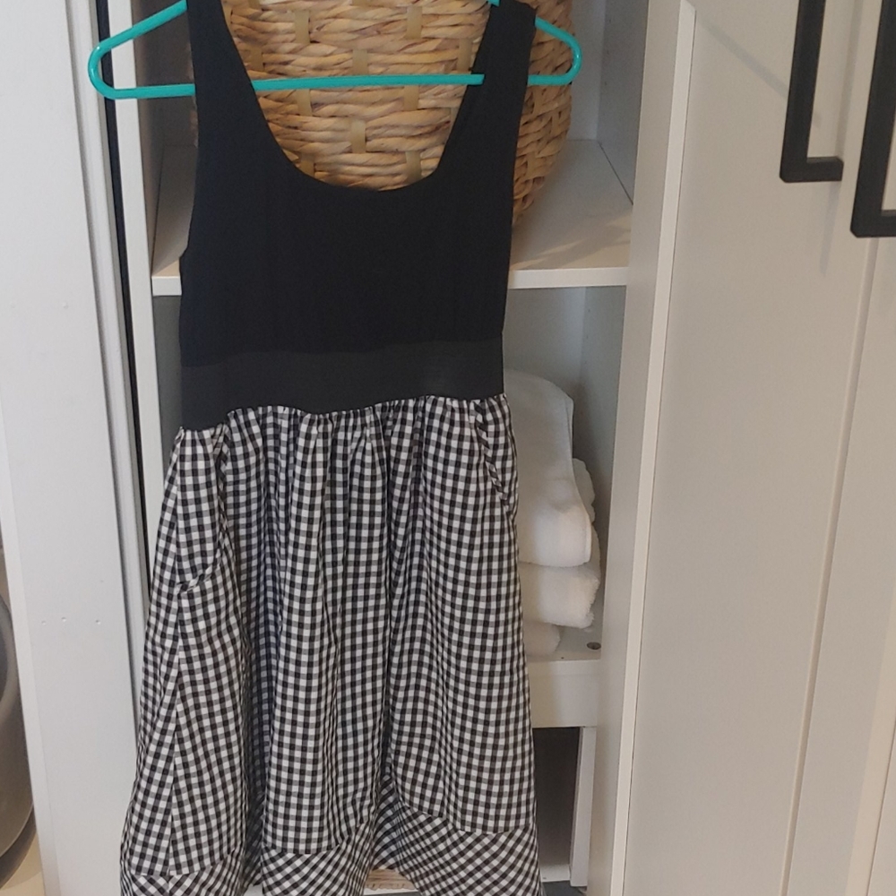 Tank top dress with belt and lined skirt